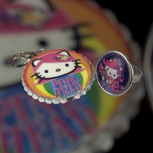 Vintage Tarina Tarantino Hello Kitty Pink Head Swarovski Charm & Cameo Ring Set - Picture 1 of 15